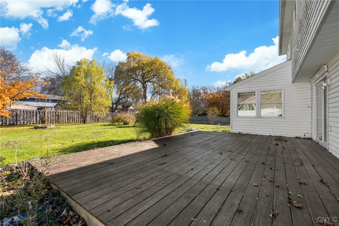 9396 Woodlawn Drive, Cicero, New York 13029, Cicero, New York 13029, 4 Bedrooms Bedrooms, 12 Rooms Rooms,1 BathroomBathrooms,Residential,For Sale,9396 Woodlawn Drive, Cicero, New York 13029,0,S1646000