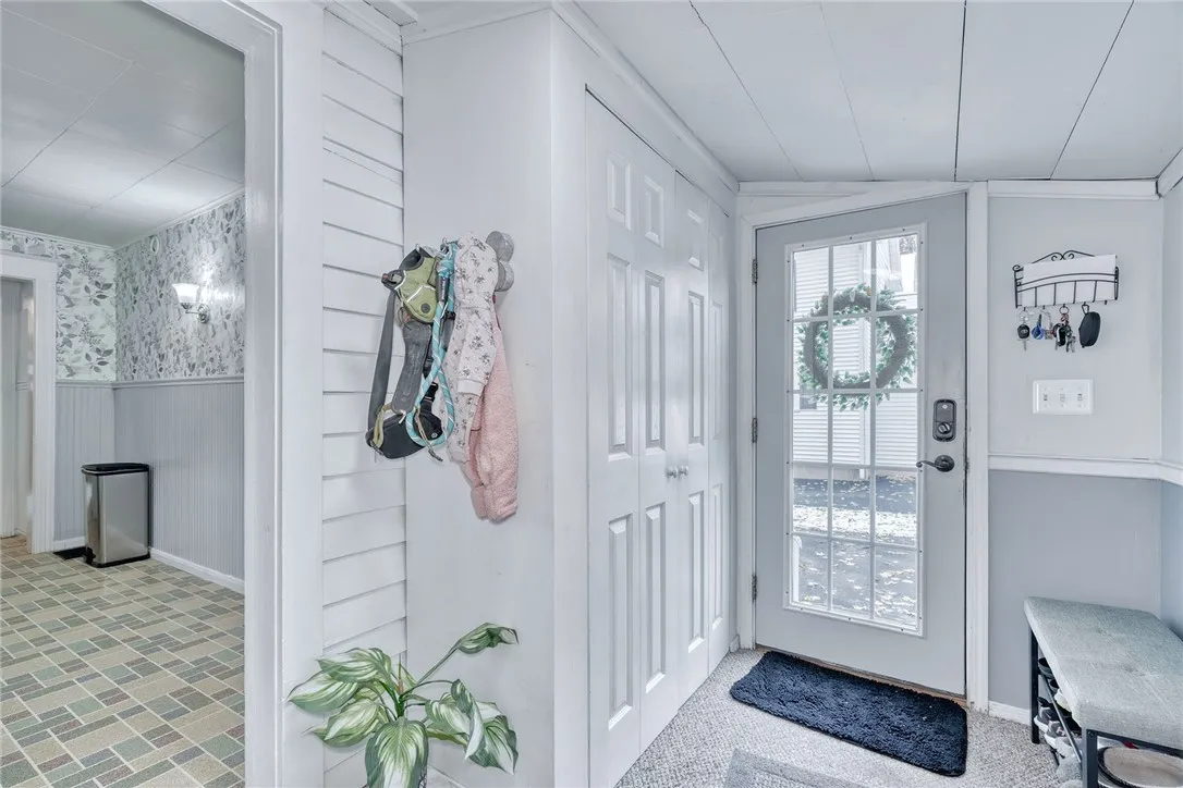 113 W Main Street, Manchester, New York 14548, Manchester, New York 14548, 3 Bedrooms Bedrooms, 6 Rooms Rooms,1 BathroomBathrooms,Residential,For Sale,113 W Main Street, Manchester, New York 14548,0,R1650037