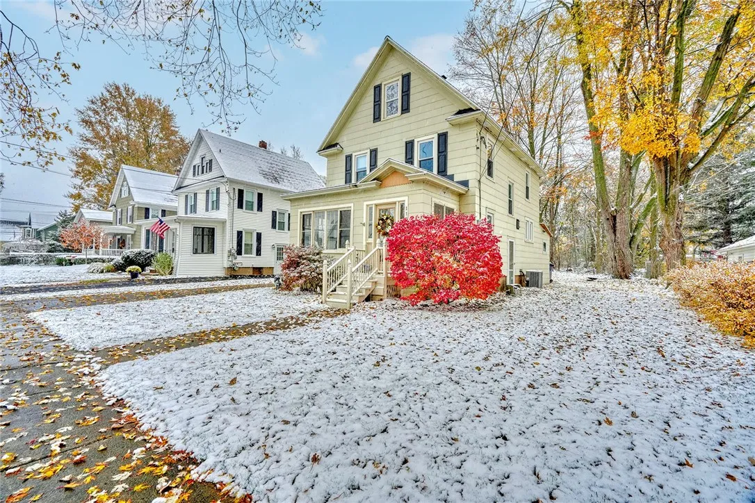 113 W Main Street, Manchester, New York 14548, Manchester, New York 14548, 3 Bedrooms Bedrooms, 6 Rooms Rooms,1 BathroomBathrooms,Residential,For Sale,113 W Main Street, Manchester, New York 14548,0,R1650037