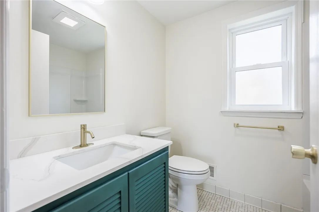 351 Monroe Wayne County Line Road, Perinton, New Y, Perinton, New York 14502, 4 Bedrooms Bedrooms, 8 Rooms Rooms,2 BathroomsBathrooms,Residential,For Sale,351 Monroe Wayne County Line Road, Perinton, New Y,0,R1650147