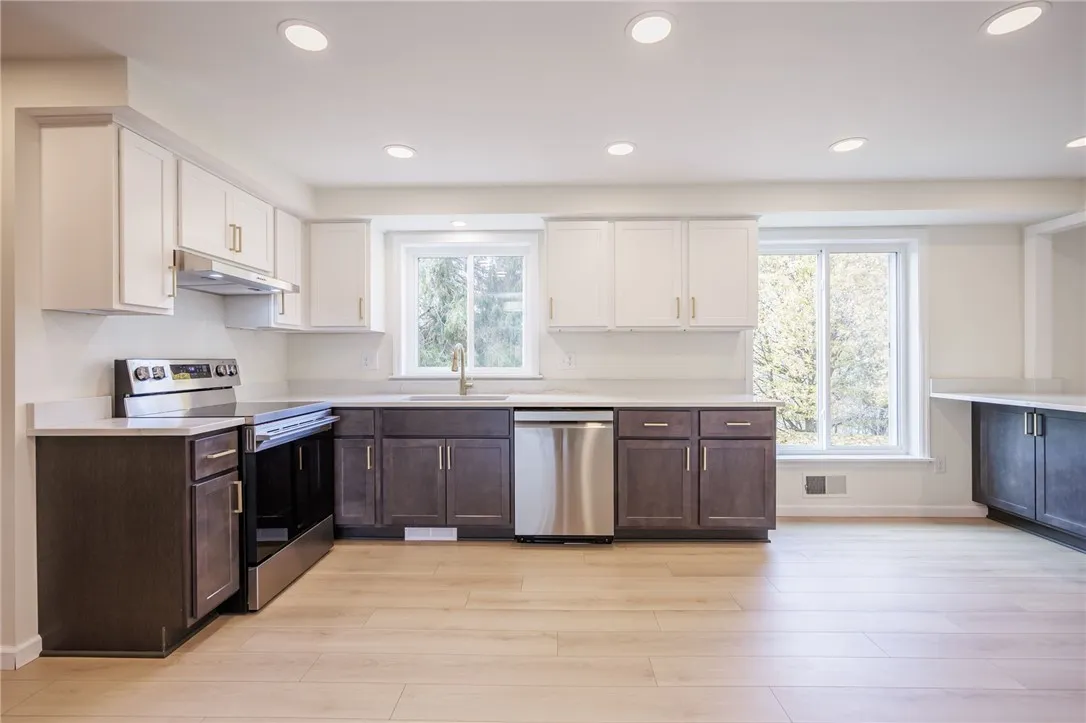 351 Monroe Wayne County Line Road, Perinton, New Y, Perinton, New York 14502, 4 Bedrooms Bedrooms, 8 Rooms Rooms,2 BathroomsBathrooms,Residential,For Sale,351 Monroe Wayne County Line Road, Perinton, New Y,0,R1650147