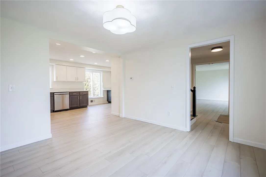 351 Monroe Wayne County Line Road, Perinton, New Y, Perinton, New York 14502, 4 Bedrooms Bedrooms, 8 Rooms Rooms,2 BathroomsBathrooms,Residential,For Sale,351 Monroe Wayne County Line Road, Perinton, New Y,0,R1650147