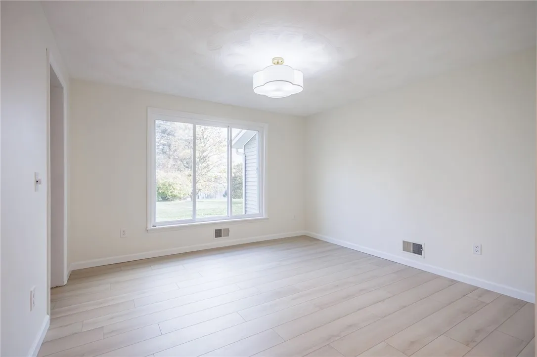 351 Monroe Wayne County Line Road, Perinton, New Y, Perinton, New York 14502, 4 Bedrooms Bedrooms, 8 Rooms Rooms,2 BathroomsBathrooms,Residential,For Sale,351 Monroe Wayne County Line Road, Perinton, New Y,0,R1650147