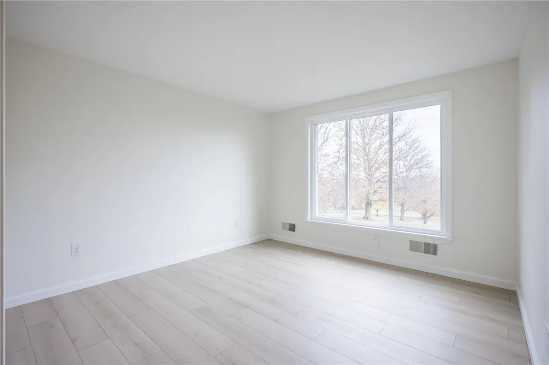 351 Monroe Wayne County Line Road, Perinton, New Y, Perinton, New York 14502, 4 Bedrooms Bedrooms, 8 Rooms Rooms,2 BathroomsBathrooms,Residential,For Sale,351 Monroe Wayne County Line Road, Perinton, New Y,0,R1650147