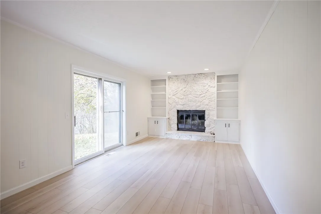 351 Monroe Wayne County Line Road, Perinton, New Y, Perinton, New York 14502, 4 Bedrooms Bedrooms, 8 Rooms Rooms,2 BathroomsBathrooms,Residential,For Sale,351 Monroe Wayne County Line Road, Perinton, New Y,0,R1650147