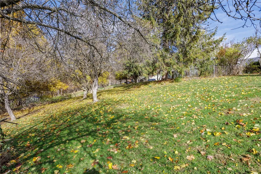 351 Monroe Wayne County Line Road, Perinton, New Y, Perinton, New York 14502, 4 Bedrooms Bedrooms, 8 Rooms Rooms,2 BathroomsBathrooms,Residential,For Sale,351 Monroe Wayne County Line Road, Perinton, New Y,0,R1650147