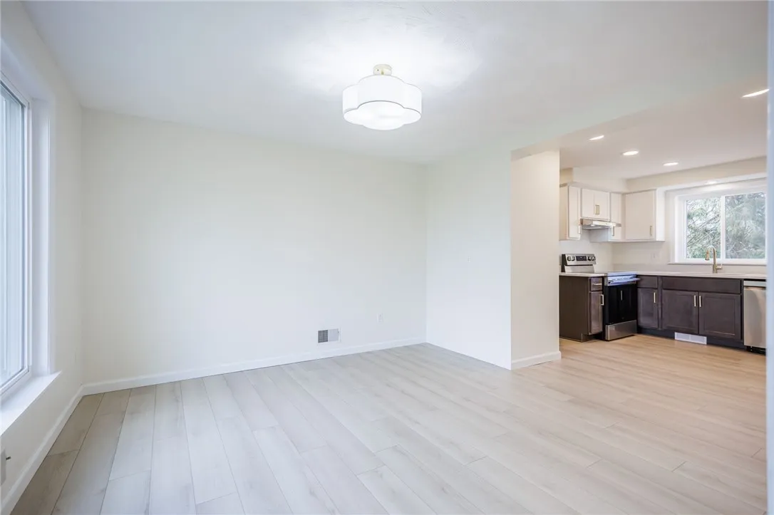 351 Monroe Wayne County Line Road, Perinton, New Y, Perinton, New York 14502, 4 Bedrooms Bedrooms, 8 Rooms Rooms,2 BathroomsBathrooms,Residential,For Sale,351 Monroe Wayne County Line Road, Perinton, New Y,0,R1650147