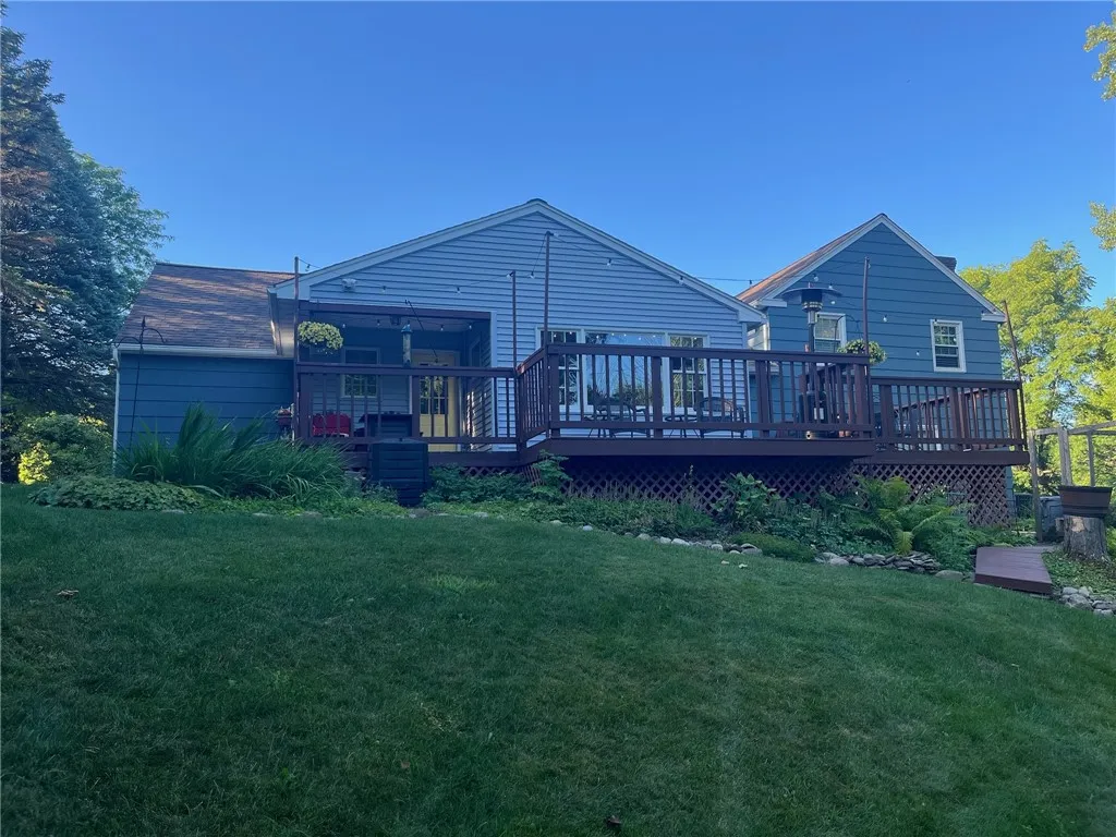 55 Wincanton Drive, Perinton, New York 14450, Perinton, New York 14450, 4 Bedrooms Bedrooms, 9 Rooms Rooms,2 BathroomsBathrooms,Residential,For Sale,55 Wincanton Drive, Perinton, New York 14450,0,R1650043