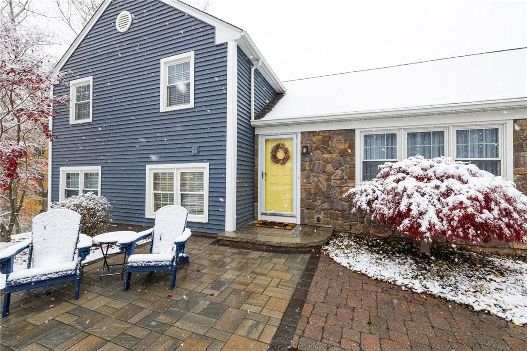 55 Wincanton Drive, Perinton, New York 14450, Perinton, New York 14450, 4 Bedrooms Bedrooms, 9 Rooms Rooms,2 BathroomsBathrooms,Residential,For Sale,55 Wincanton Drive, Perinton, New York 14450,0,R1650043