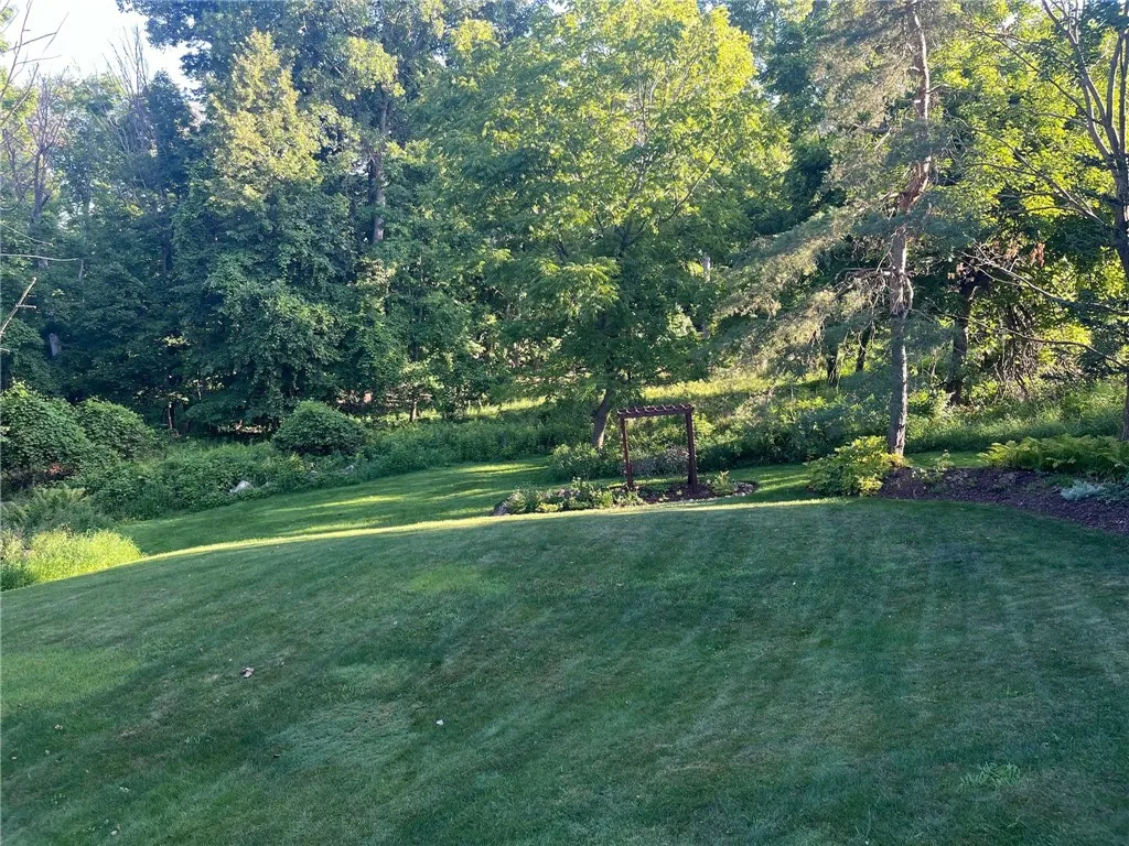 55 Wincanton Drive, Perinton, New York 14450, Perinton, New York 14450, 4 Bedrooms Bedrooms, 9 Rooms Rooms,2 BathroomsBathrooms,Residential,For Sale,55 Wincanton Drive, Perinton, New York 14450,0,R1650043