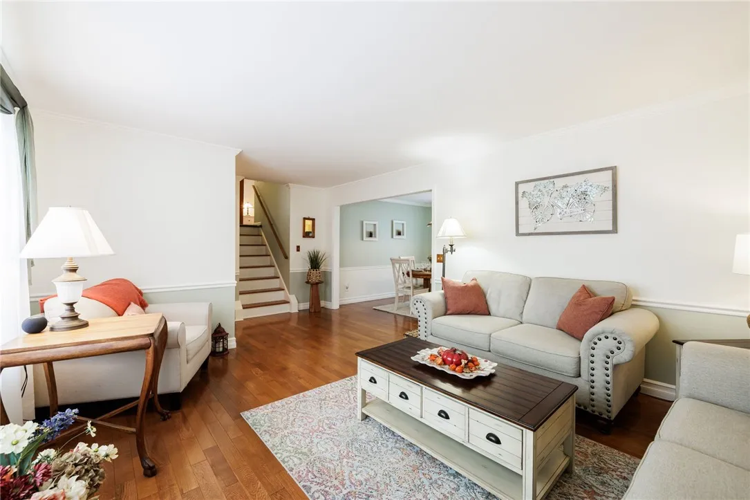 55 Wincanton Drive, Perinton, New York 14450, Perinton, New York 14450, 4 Bedrooms Bedrooms, 9 Rooms Rooms,2 BathroomsBathrooms,Residential,For Sale,55 Wincanton Drive, Perinton, New York 14450,0,R1650043