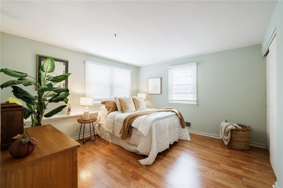 55 Wincanton Drive, Perinton, New York 14450, Perinton, New York 14450, 4 Bedrooms Bedrooms, 9 Rooms Rooms,2 BathroomsBathrooms,Residential,For Sale,55 Wincanton Drive, Perinton, New York 14450,0,R1650043