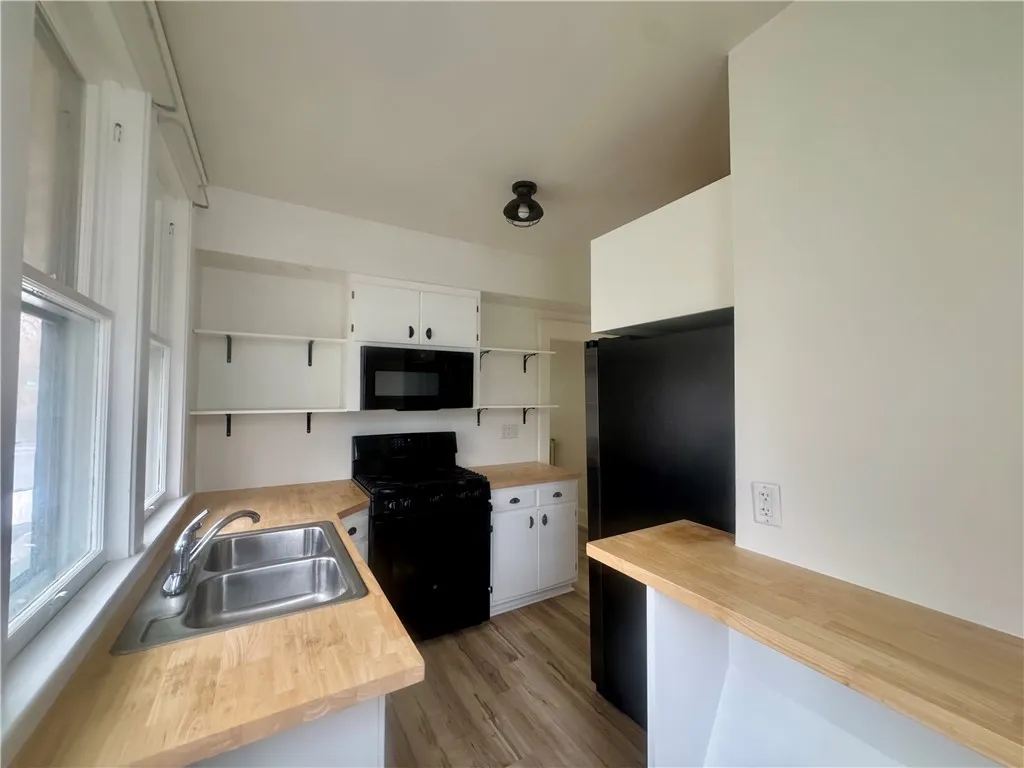 7 James Street, Oneonta, New York 13820, Oneonta, New York 13820, 2 Bedrooms Bedrooms, 8 Rooms Rooms,2 BathroomsBathrooms,Residential,For Sale,7 James Street, Oneonta, New York 13820,0,R1650124