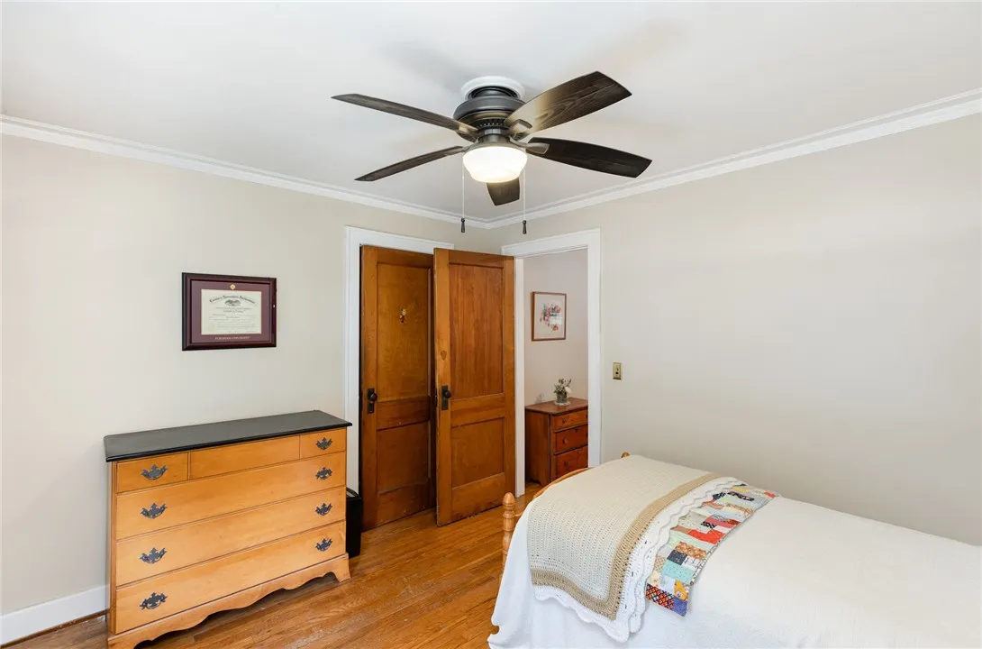 4430 Saint Paul Boulevard, Irondequoit, New York 1, Irondequoit, New York 14617, 5 Bedrooms Bedrooms, 9 Rooms Rooms,2 BathroomsBathrooms,Residential,For Sale,4430 Saint Paul Boulevard, Irondequoit, New York 1,0,R1649727