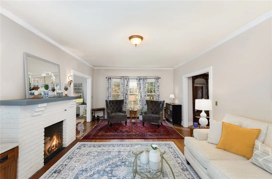 4430 Saint Paul Boulevard, Irondequoit, New York 1, Irondequoit, New York 14617, 5 Bedrooms Bedrooms, 9 Rooms Rooms,2 BathroomsBathrooms,Residential,For Sale,4430 Saint Paul Boulevard, Irondequoit, New York 1,0,R1649727