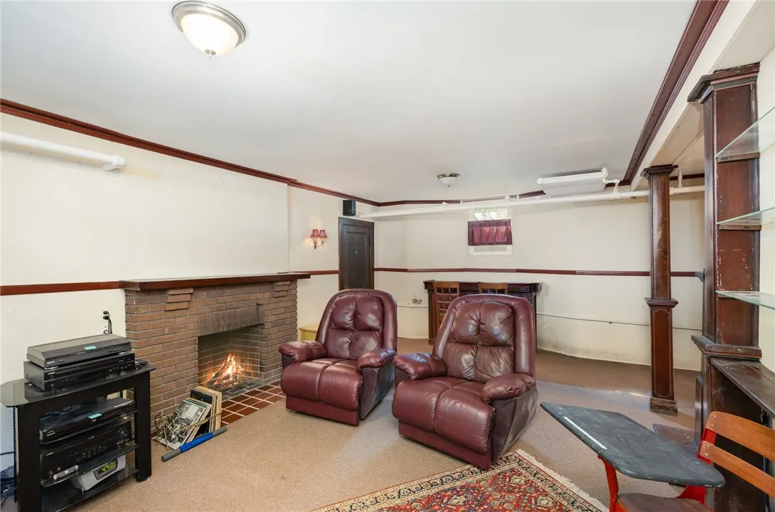 4430 Saint Paul Boulevard, Irondequoit, New York 1, Irondequoit, New York 14617, 5 Bedrooms Bedrooms, 9 Rooms Rooms,2 BathroomsBathrooms,Residential,For Sale,4430 Saint Paul Boulevard, Irondequoit, New York 1,0,R1649727