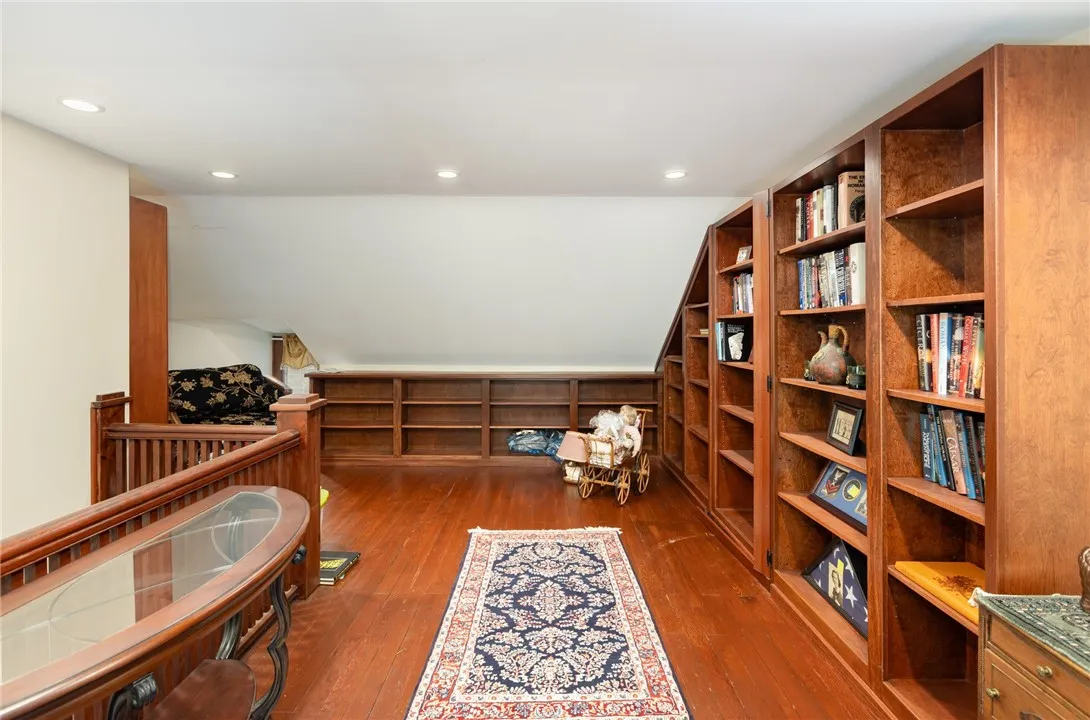 4430 Saint Paul Boulevard, Irondequoit, New York 1, Irondequoit, New York 14617, 5 Bedrooms Bedrooms, 9 Rooms Rooms,2 BathroomsBathrooms,Residential,For Sale,4430 Saint Paul Boulevard, Irondequoit, New York 1,0,R1649727