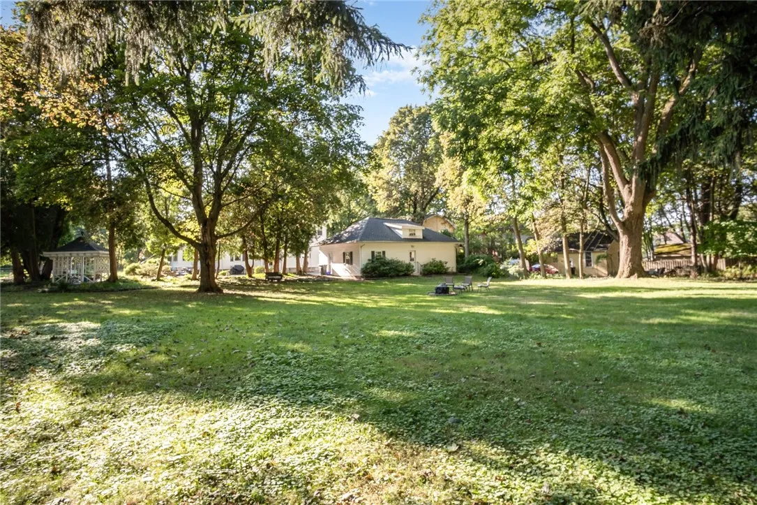 4430 Saint Paul Boulevard, Irondequoit, New York 1, Irondequoit, New York 14617, 5 Bedrooms Bedrooms, 9 Rooms Rooms,2 BathroomsBathrooms,Residential,For Sale,4430 Saint Paul Boulevard, Irondequoit, New York 1,0,R1649727