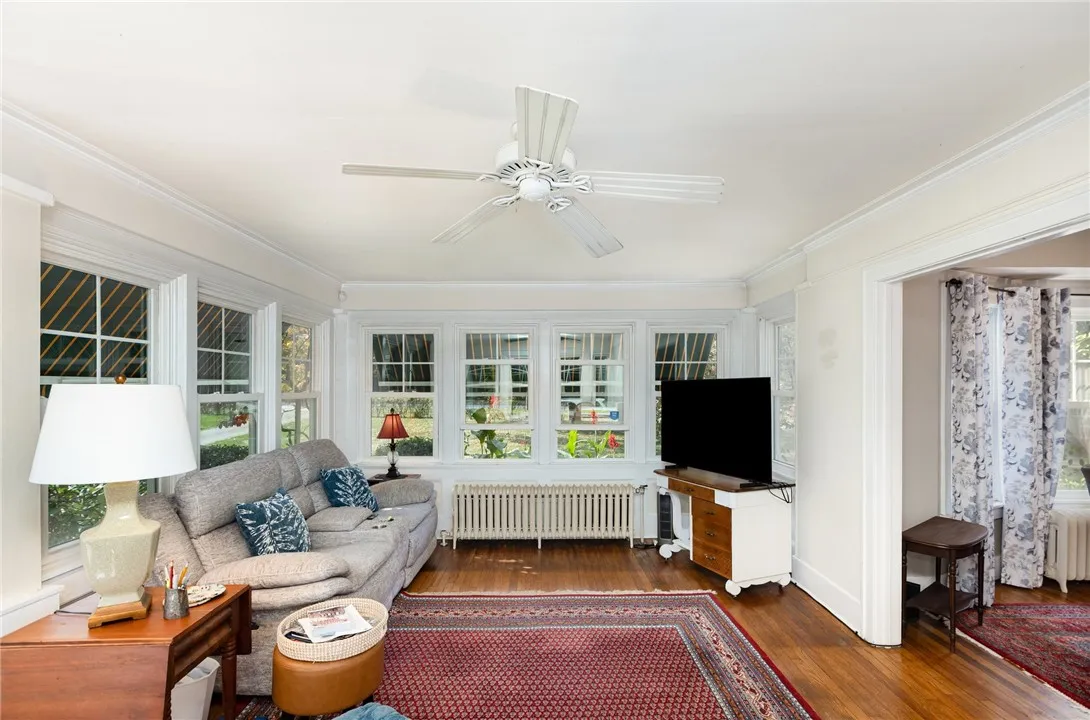 4430 Saint Paul Boulevard, Irondequoit, New York 1, Irondequoit, New York 14617, 5 Bedrooms Bedrooms, 9 Rooms Rooms,2 BathroomsBathrooms,Residential,For Sale,4430 Saint Paul Boulevard, Irondequoit, New York 1,0,R1649727