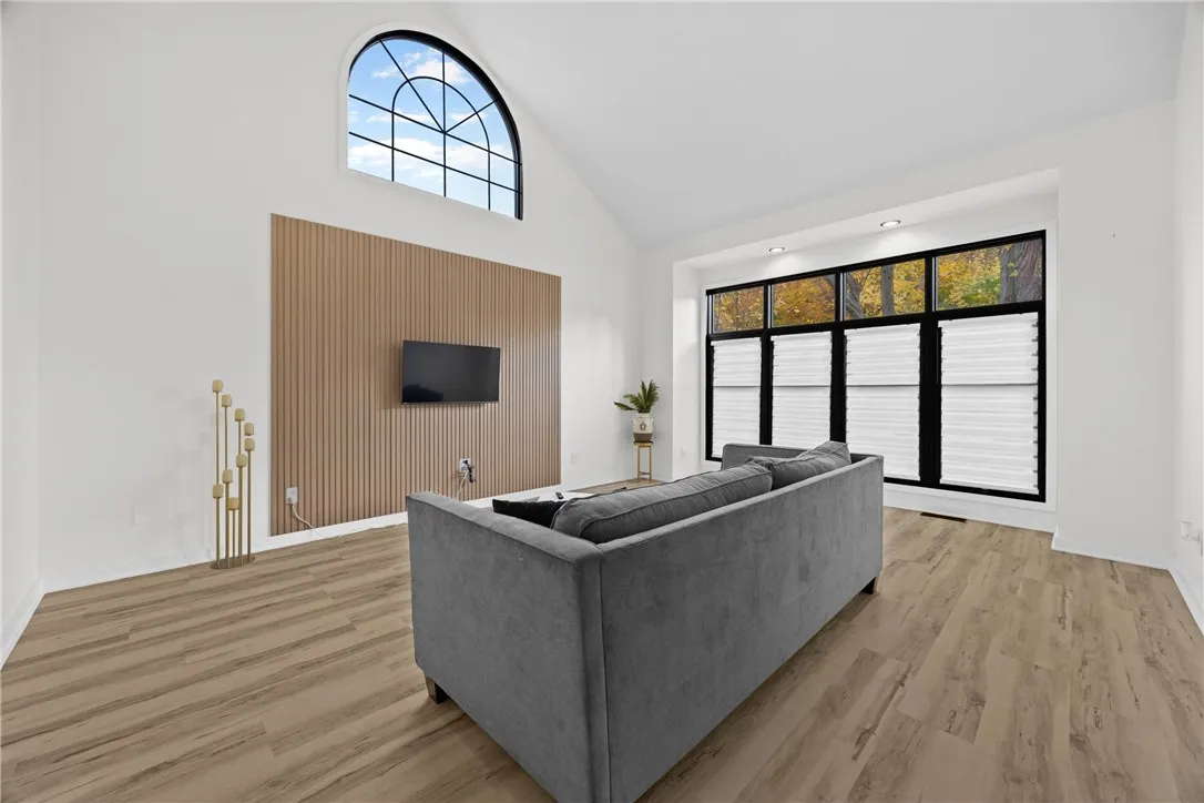 112 Heather, Greece, New York 14626, Greece, New York 14626, 3 Bedrooms Bedrooms, 5 Rooms Rooms,2 BathroomsBathrooms,Residential Lease,For Rent,112 Heather, Greece, New York 14626,0,R1650256