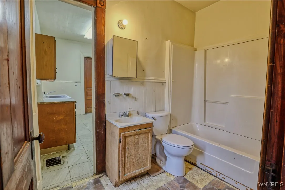 7 Franklin Street, Franklinville, New York 14737, Franklinville, New York 14737, 4 Bedrooms Bedrooms, ,2 BathroomsBathrooms,Residential,For Sale,7 Franklin Street, Franklinville, New York 14737,0,B1650380