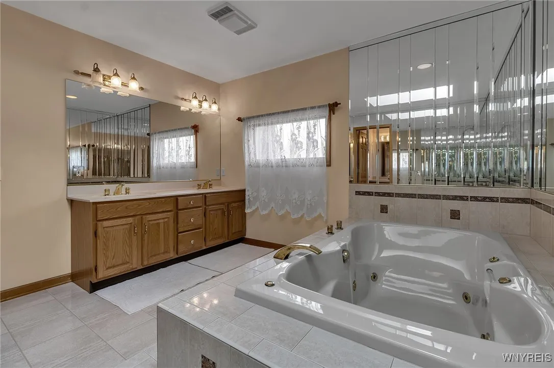 9420 Wehrle Drive, Clarence, New York 14031, Clarence, New York 14031, 3 Bedrooms Bedrooms, 8 Rooms Rooms,2 BathroomsBathrooms,Residential,For Sale,9420 Wehrle Drive, Clarence, New York 14031,0,B1650175