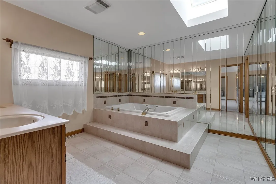 9420 Wehrle Drive, Clarence, New York 14031, Clarence, New York 14031, 3 Bedrooms Bedrooms, 8 Rooms Rooms,2 BathroomsBathrooms,Residential,For Sale,9420 Wehrle Drive, Clarence, New York 14031,0,B1650175