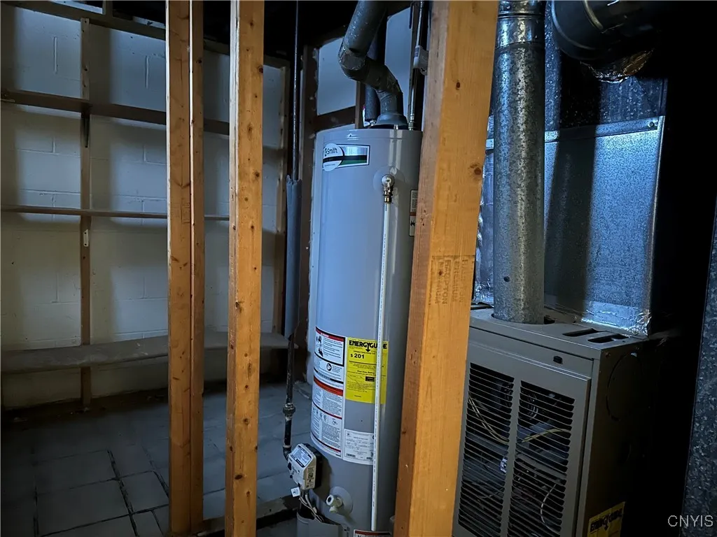 126 Delong Avenue, Syracuse, New York 13208, Syracuse, New York 13208, 2 Bedrooms Bedrooms, 4 Rooms Rooms,1 BathroomBathrooms,Residential,For Sale,126 Delong Avenue, Syracuse, New York 13208,0,S1649784