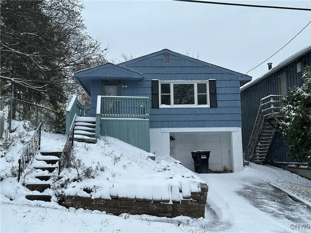 126 Delong Avenue, Syracuse, New York 13208, Syracuse, New York 13208, 2 Bedrooms Bedrooms, 4 Rooms Rooms,1 BathroomBathrooms,Residential,For Sale,126 Delong Avenue, Syracuse, New York 13208,0,S1649784