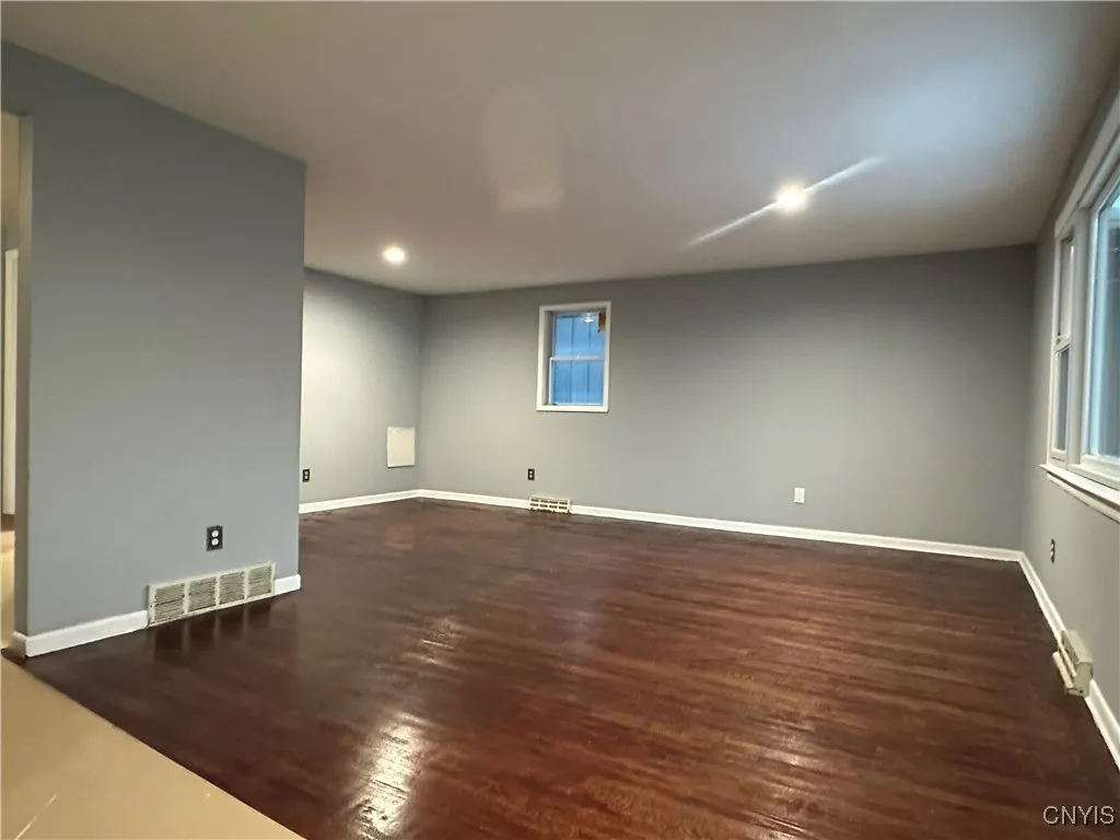 126 Delong Avenue, Syracuse, New York 13208, Syracuse, New York 13208, 2 Bedrooms Bedrooms, 4 Rooms Rooms,1 BathroomBathrooms,Residential,For Sale,126 Delong Avenue, Syracuse, New York 13208,0,S1649784