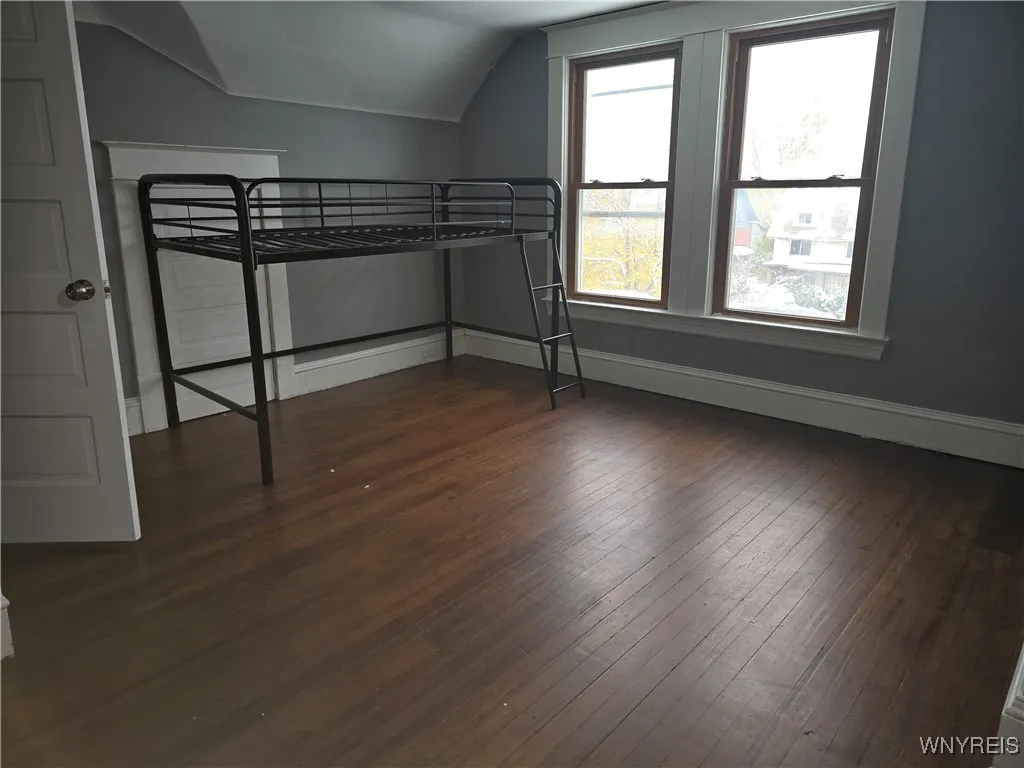 37 Minnesota Avenue 3, Buffalo, New York 14214, Buffalo, New York 14214, 3 Bedrooms Bedrooms, 5 Rooms Rooms,1 BathroomBathrooms,Residential Lease,For Rent,37 Minnesota Avenue 3, Buffalo, New York 14214,0,B1650205