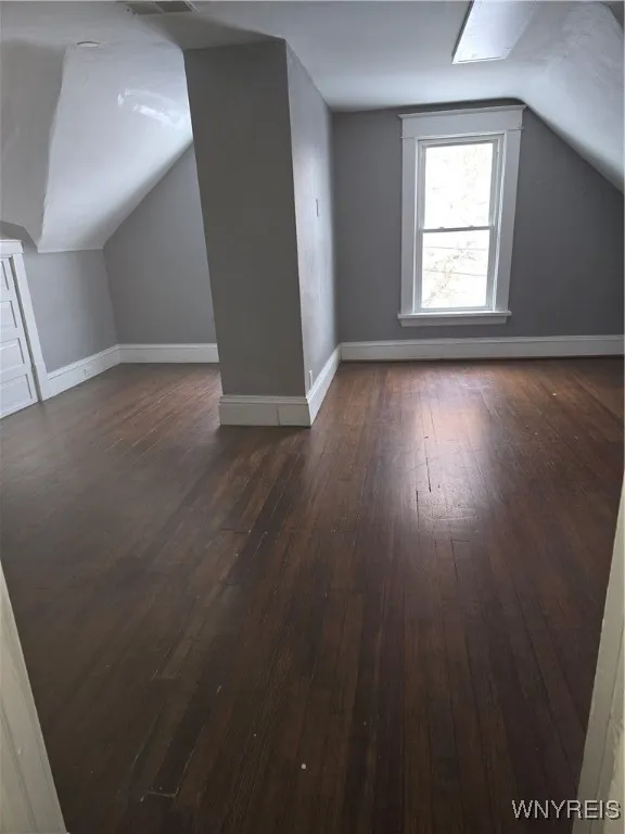 37 Minnesota Avenue 3, Buffalo, New York 14214, Buffalo, New York 14214, 3 Bedrooms Bedrooms, 5 Rooms Rooms,1 BathroomBathrooms,Residential Lease,For Rent,37 Minnesota Avenue 3, Buffalo, New York 14214,0,B1650205