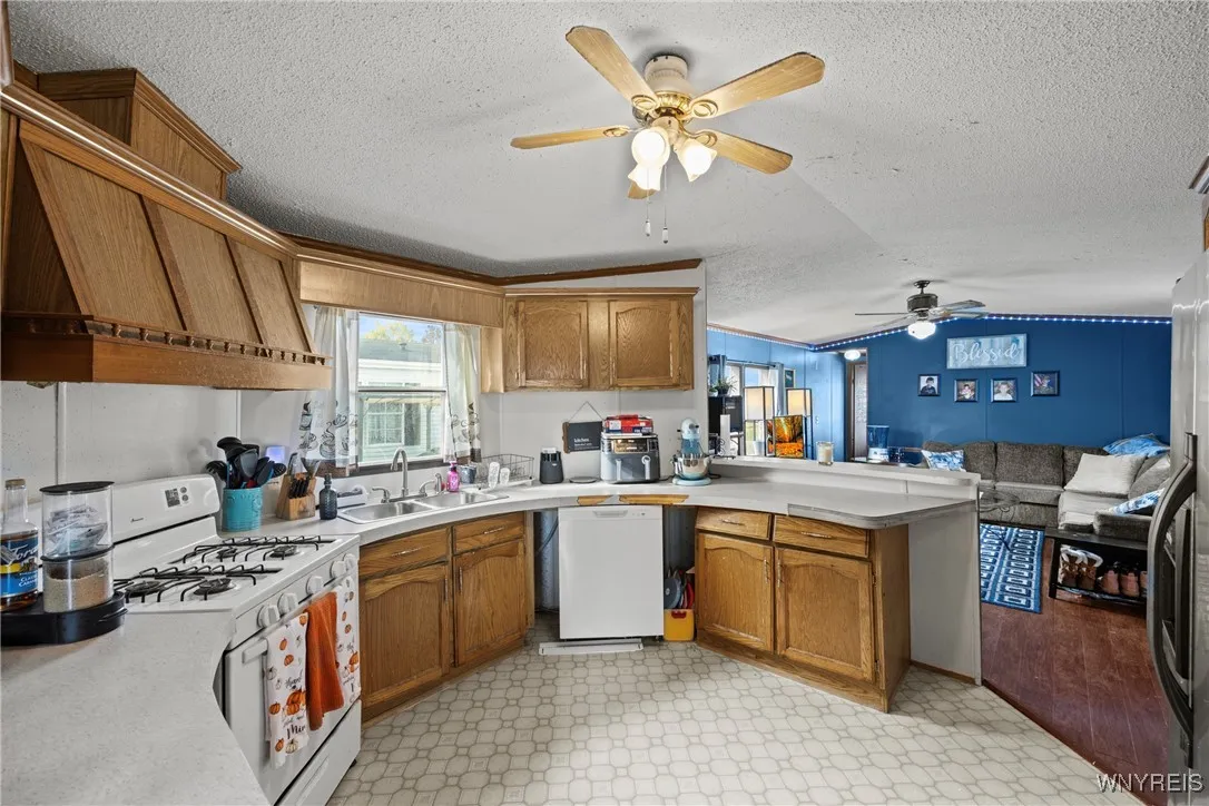 533 Applewood Drive, Lockport Town, New York 14094, Lockport Town, New York 14094, 2 Bedrooms Bedrooms, 6 Rooms Rooms,2 BathroomsBathrooms,Residential,For Sale,533 Applewood Drive, Lockport Town, New York 14094,0,B1650392