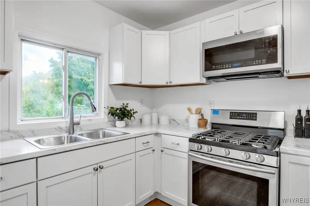 67 Lockwood Avenue, Buffalo, New York 14220, Buffalo, New York 14220, 3 Bedrooms Bedrooms, 7 Rooms Rooms,1 BathroomBathrooms,Residential,For Sale,67 Lockwood Avenue, Buffalo, New York 14220,0,B1650307