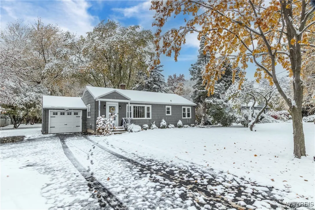 1057 Elliott Dr Drive, Lewiston, New York 14092, Lewiston, New York 14092, 3 Bedrooms Bedrooms, 5 Rooms Rooms,1 BathroomBathrooms,Residential,For Sale,1057 Elliott Dr Drive, Lewiston, New York 14092,0,B1648873