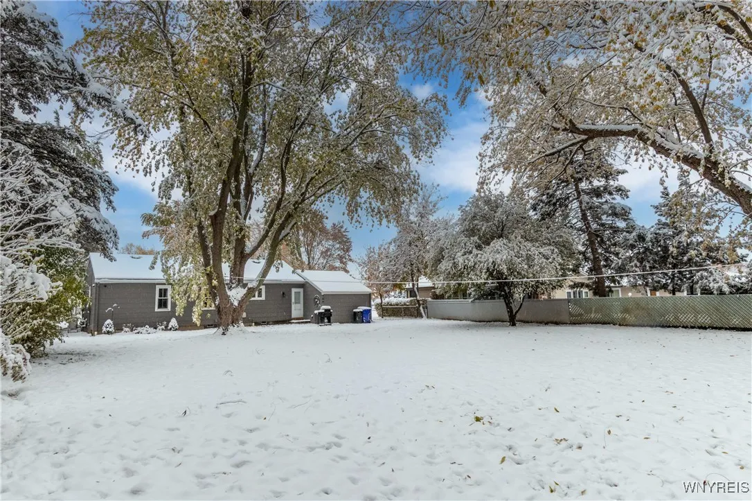 1057 Elliott Dr Drive, Lewiston, New York 14092, Lewiston, New York 14092, 3 Bedrooms Bedrooms, 5 Rooms Rooms,1 BathroomBathrooms,Residential,For Sale,1057 Elliott Dr Drive, Lewiston, New York 14092,0,B1648873