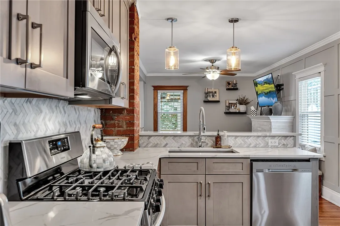 57 Larchmont Road, Buffalo, New York 14214, Buffalo, New York 14214, 4 Bedrooms Bedrooms, 8 Rooms Rooms,2 BathroomsBathrooms,Residential,For Sale,57 Larchmont Road, Buffalo, New York 14214,0,R1650353
