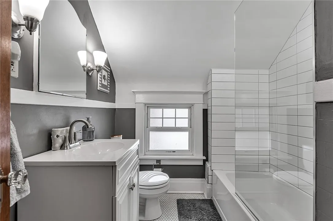 57 Larchmont Road, Buffalo, New York 14214, Buffalo, New York 14214, 4 Bedrooms Bedrooms, 8 Rooms Rooms,2 BathroomsBathrooms,Residential,For Sale,57 Larchmont Road, Buffalo, New York 14214,0,R1650353