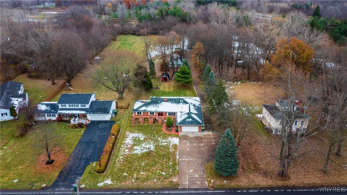4075 Ransom Road, Clarence, New York 14031, Clarence, New York 14031, 4 Bedrooms Bedrooms, 8 Rooms Rooms,2 BathroomsBathrooms,Residential,Closed,4075 Ransom Road, Clarence, New York 14031,0,B1639510