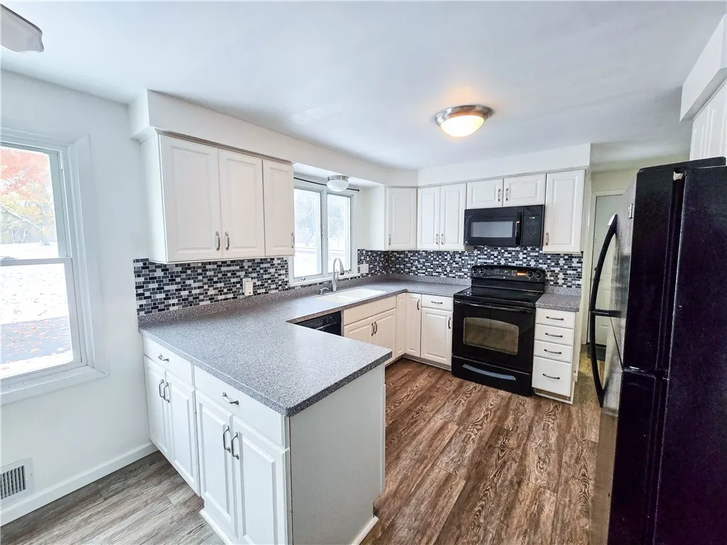 512 Bromley Road, Riga, New York 14428, Riga, New York 14428, 3 Bedrooms Bedrooms, 5 Rooms Rooms,1 BathroomBathrooms,Residential Lease,For Rent,512 Bromley Road, Riga, New York 14428,0,R1649476