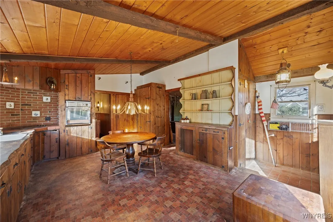 plenty of built in storage area