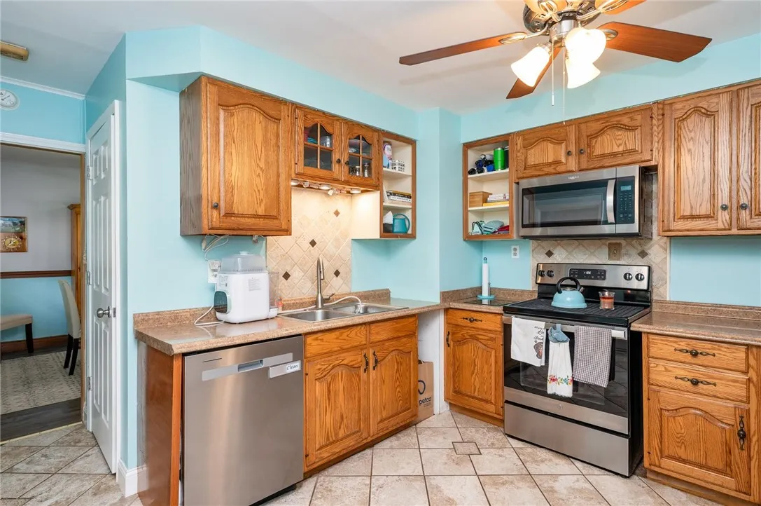 14 Hilltop Dr, Leroy, New York 14482, Leroy, New York 14482, 2 Bedrooms Bedrooms, 7 Rooms Rooms,1 BathroomBathrooms,Residential,For Sale,14 Hilltop Dr, Leroy, New York 14482,0,R1650406