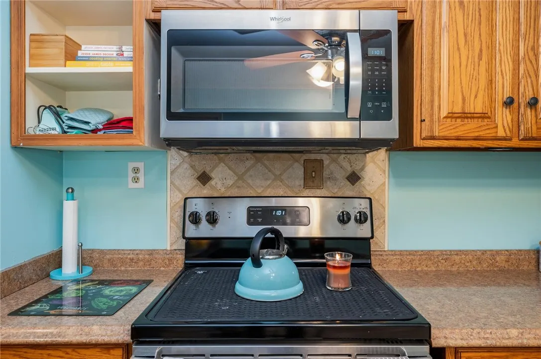 14 Hilltop Dr, Leroy, New York 14482, Leroy, New York 14482, 2 Bedrooms Bedrooms, 7 Rooms Rooms,1 BathroomBathrooms,Residential,For Sale,14 Hilltop Dr, Leroy, New York 14482,0,R1650406