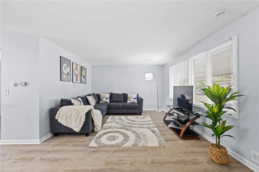 189 Lawson Road, Greece, New York 14616, Greece, New York 14616, 3 Bedrooms Bedrooms, 8 Rooms Rooms,1 BathroomBathrooms,Residential Lease,Closed,189 Lawson Road, Greece, New York 14616,0,R1650395