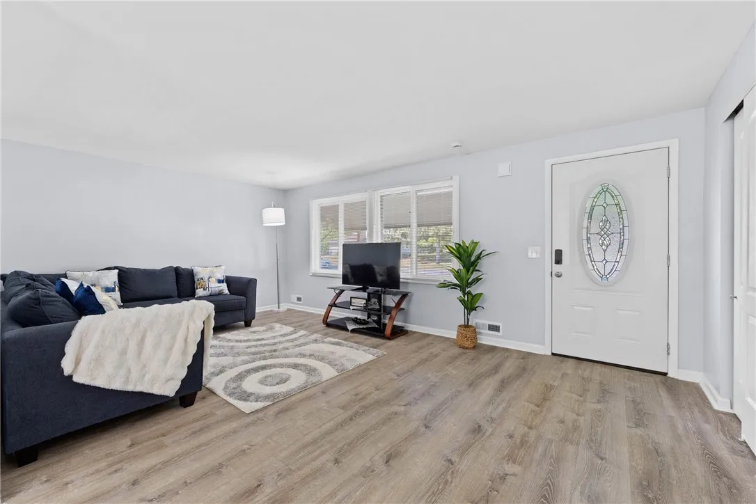 189 Lawson Road, Greece, New York 14616, Greece, New York 14616, 3 Bedrooms Bedrooms, 8 Rooms Rooms,1 BathroomBathrooms,Residential Lease,Closed,189 Lawson Road, Greece, New York 14616,0,R1650395