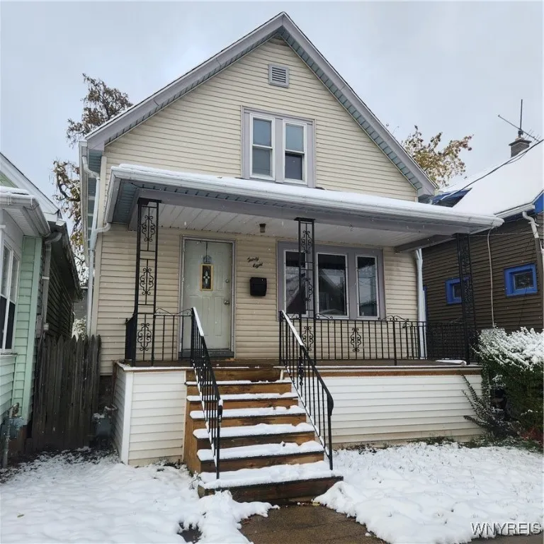 38 Wyandotte Avenue, Buffalo, New York 14207, Buffalo, New York 14207, 4 Bedrooms Bedrooms, 7 Rooms Rooms,1 BathroomBathrooms,Residential,For Sale,38 Wyandotte Avenue, Buffalo, New York 14207,0,B1650428