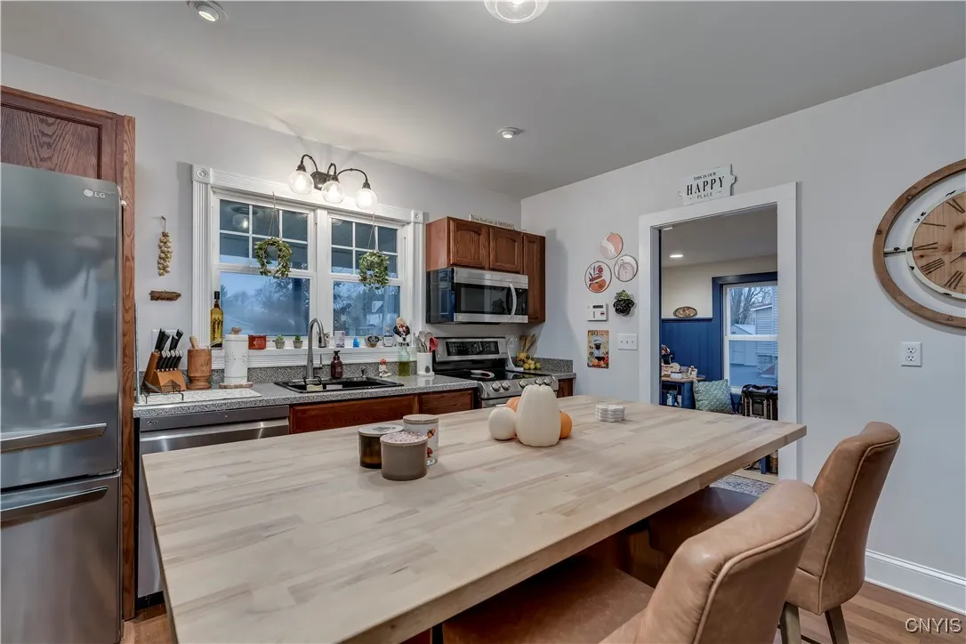 131 Cedar Street, Watertown City, New York 13601, Watertown City, New York 13601, 3 Bedrooms Bedrooms, 8 Rooms Rooms,1 BathroomBathrooms,Residential,For Sale,131 Cedar Street, Watertown City, New York 13601,0,S1650238