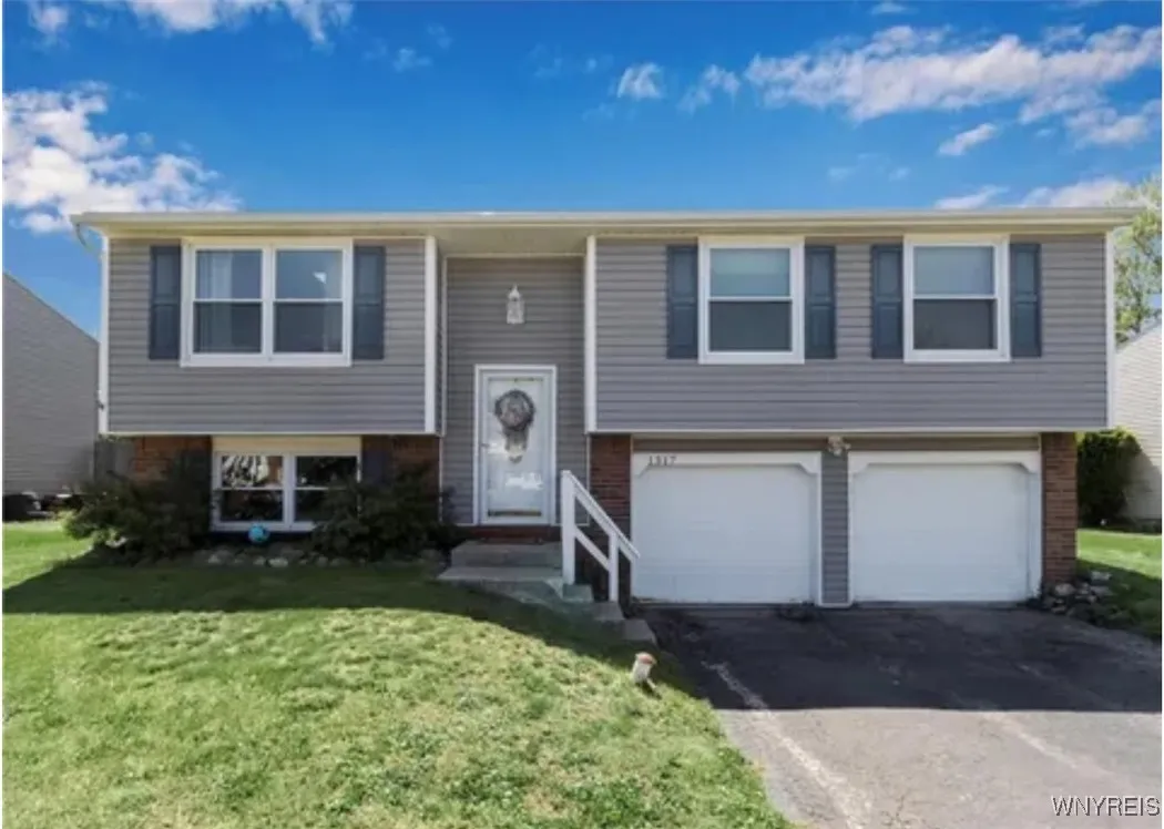 1317 Crescent Drive, Evans, New York 14047, Evans, New York 14047, 3 Bedrooms Bedrooms, 5 Rooms Rooms,1 BathroomBathrooms,Residential,For Sale,1317 Crescent Drive, Evans, New York 14047,0,B1650411