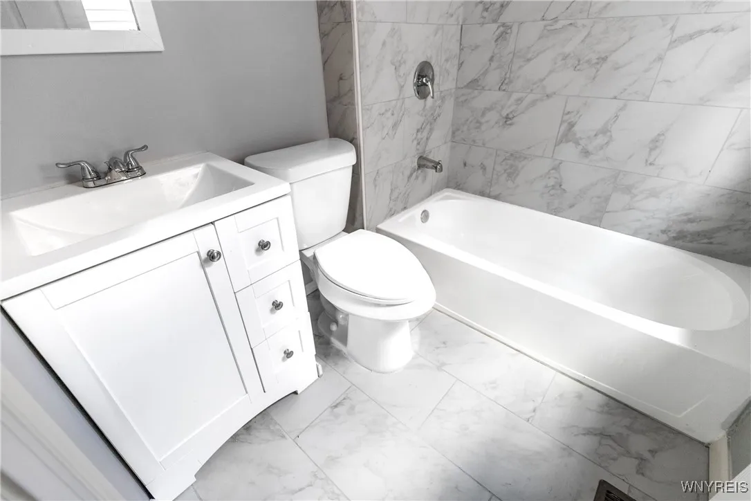 502 Fargo Avenue, Buffalo, New York 14213, Buffalo, New York 14213, 9 Bedrooms Bedrooms, ,4 BathroomsBathrooms,Residential,For Sale,502 Fargo Avenue, Buffalo, New York 14213,0,B1650013