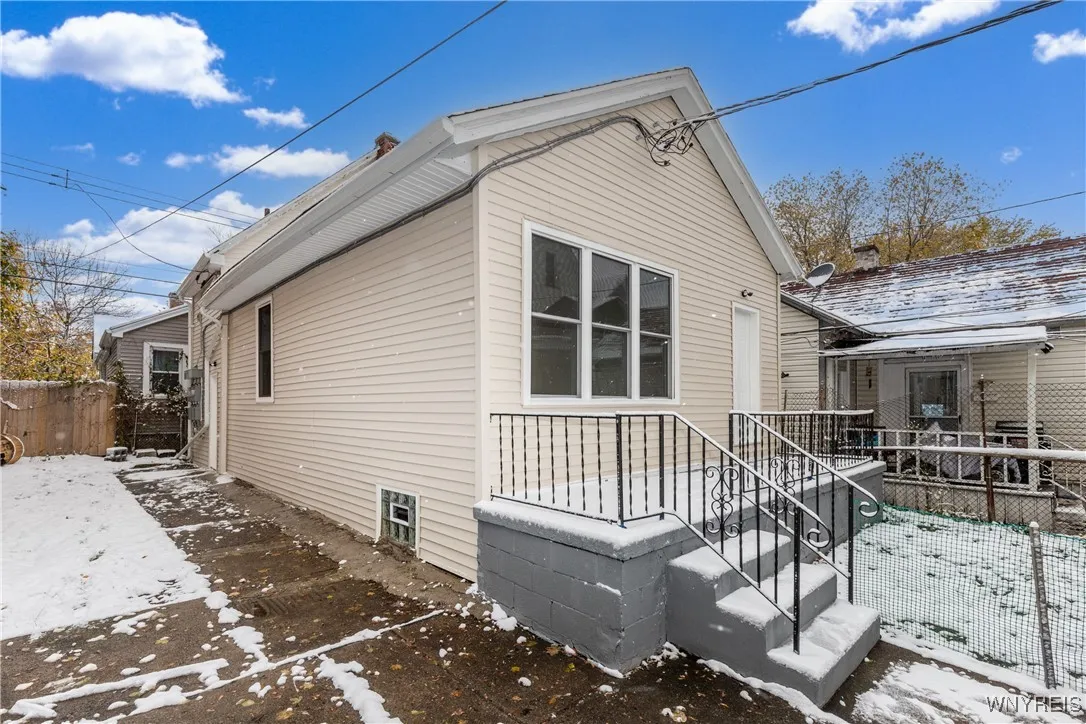 502 Fargo Avenue, Buffalo, New York 14213, Buffalo, New York 14213, 9 Bedrooms Bedrooms, ,4 BathroomsBathrooms,Residential,For Sale,502 Fargo Avenue, Buffalo, New York 14213,0,B1650013